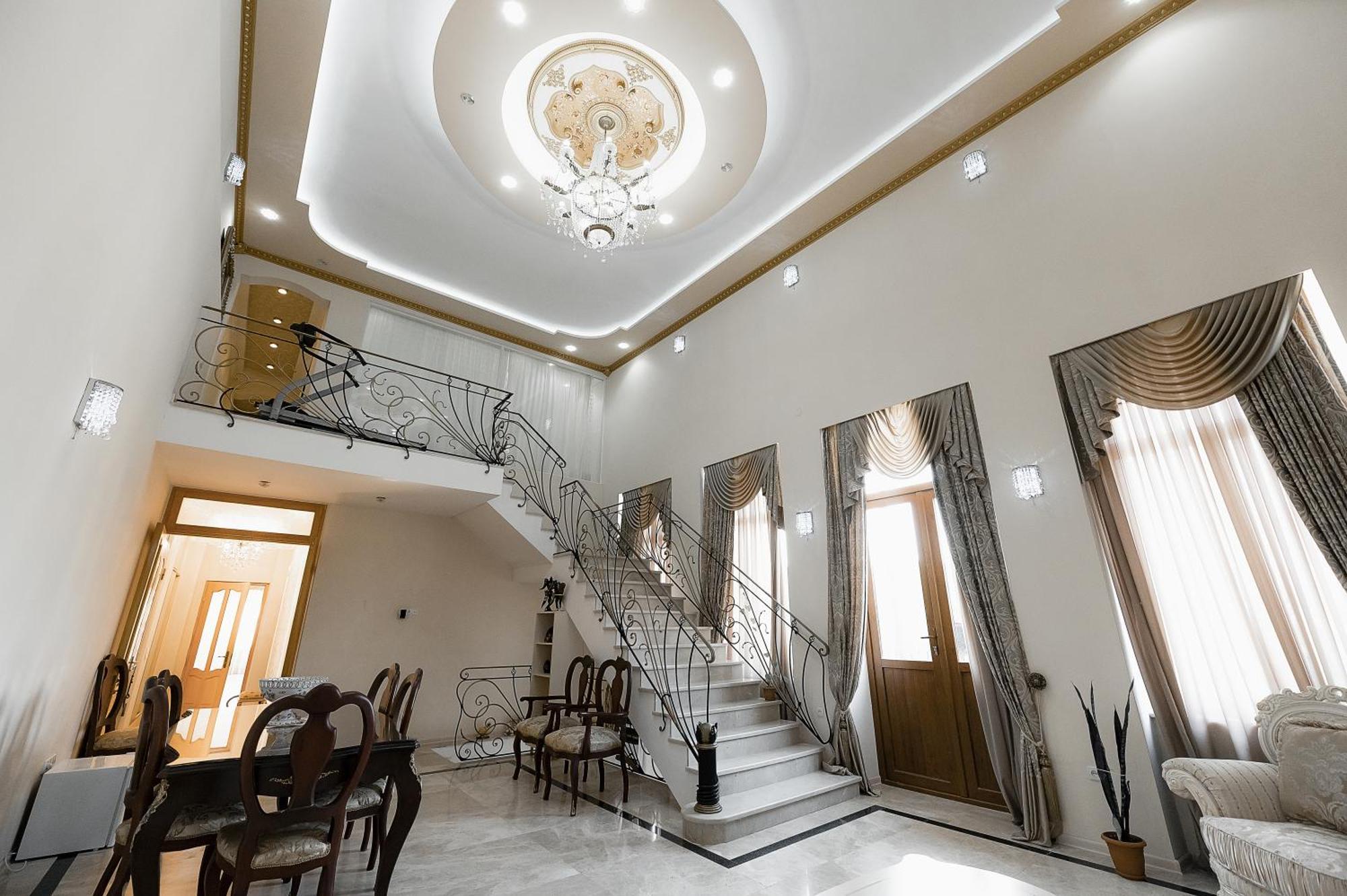 Hotel Caravan Palace Kutaisi Exterior photo